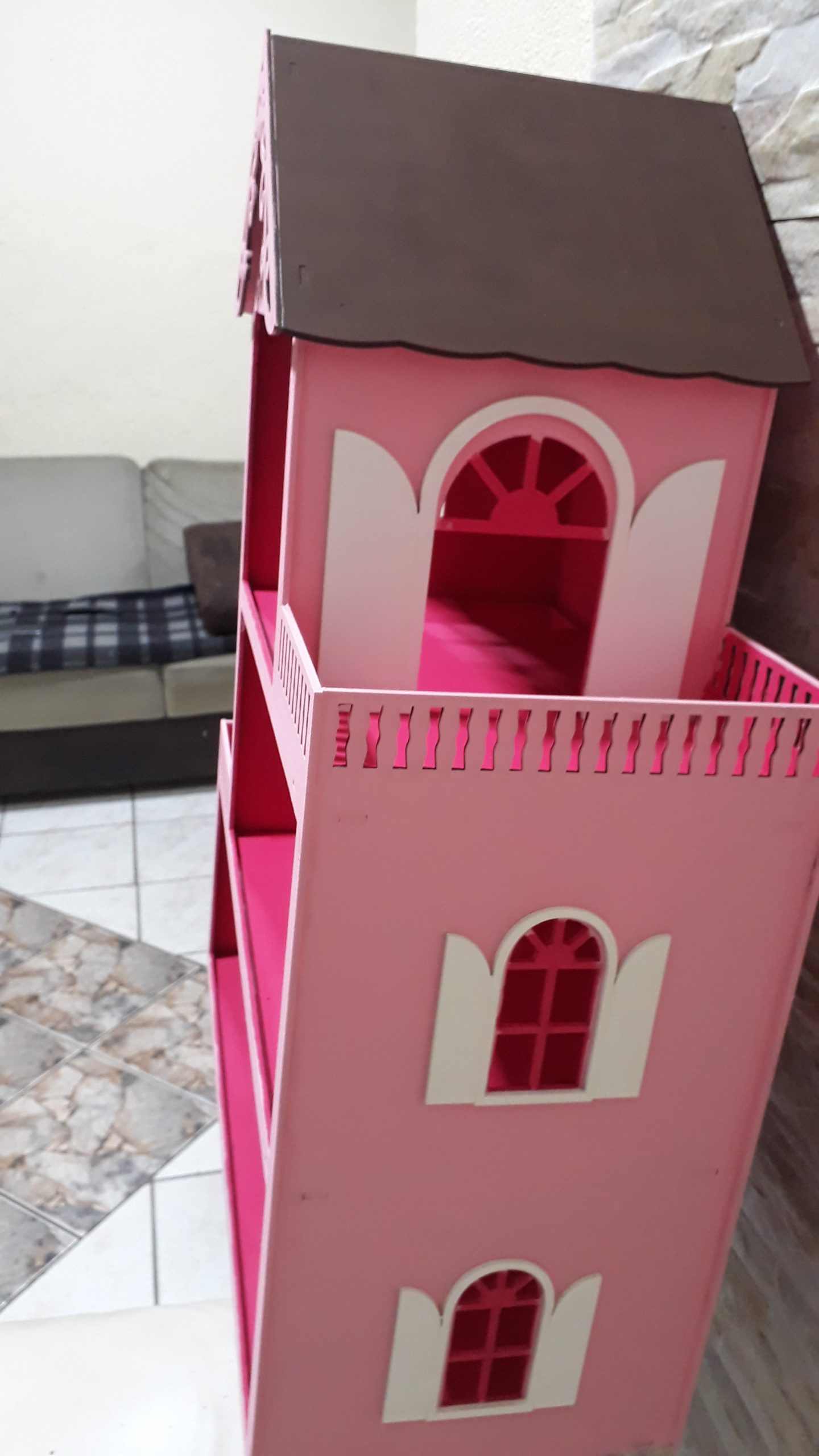 Casinha de Boneca 60cm com 25 mini móveis