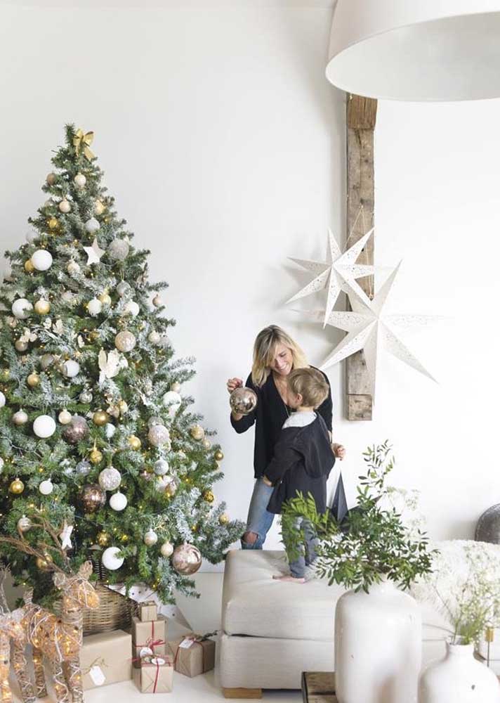 Como fazer um pinheiro de Natal que deixará qualquer casa mais bonita