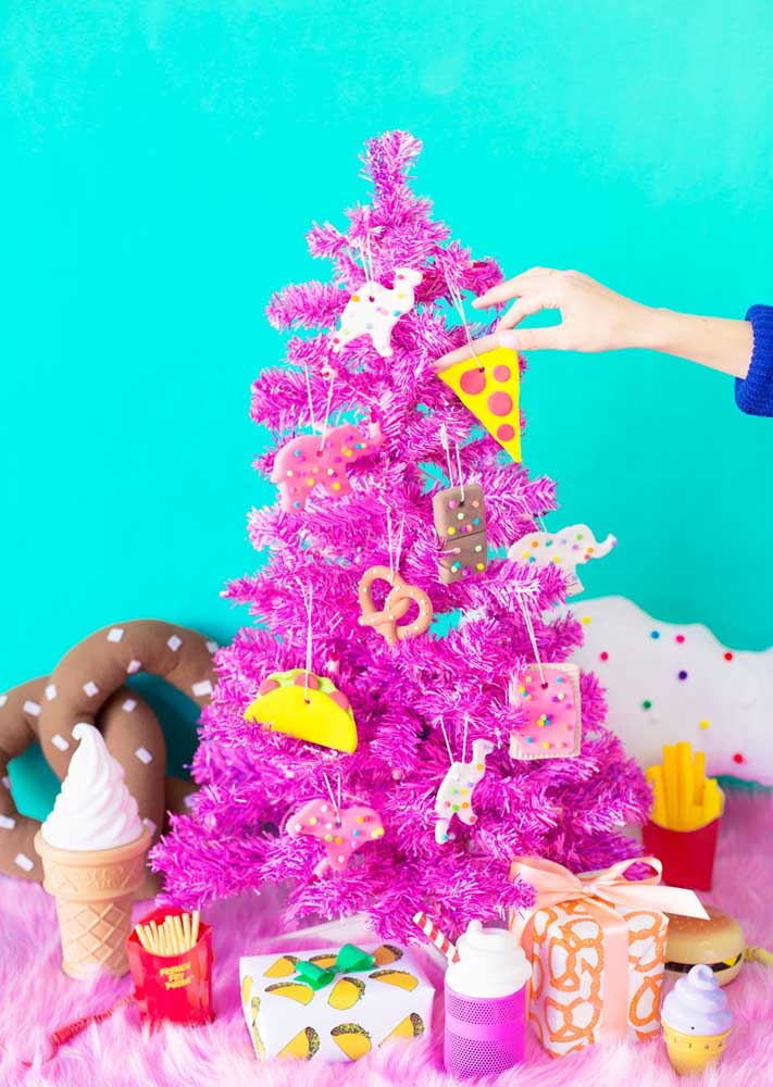 Como fazer um pinheiro de Natal que deixará qualquer casa mais bonita