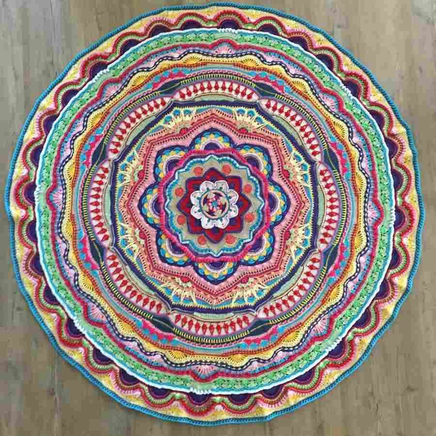 Combinações Perfeitas de Cores em 75 Modelos de Mandalas para Colorir