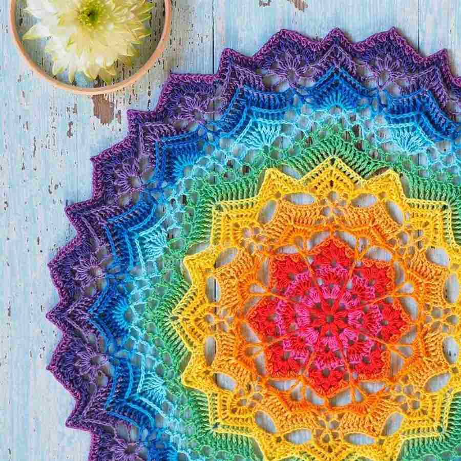 Combinações Perfeitas de Cores em 75 Modelos de Mandalas para Colorir