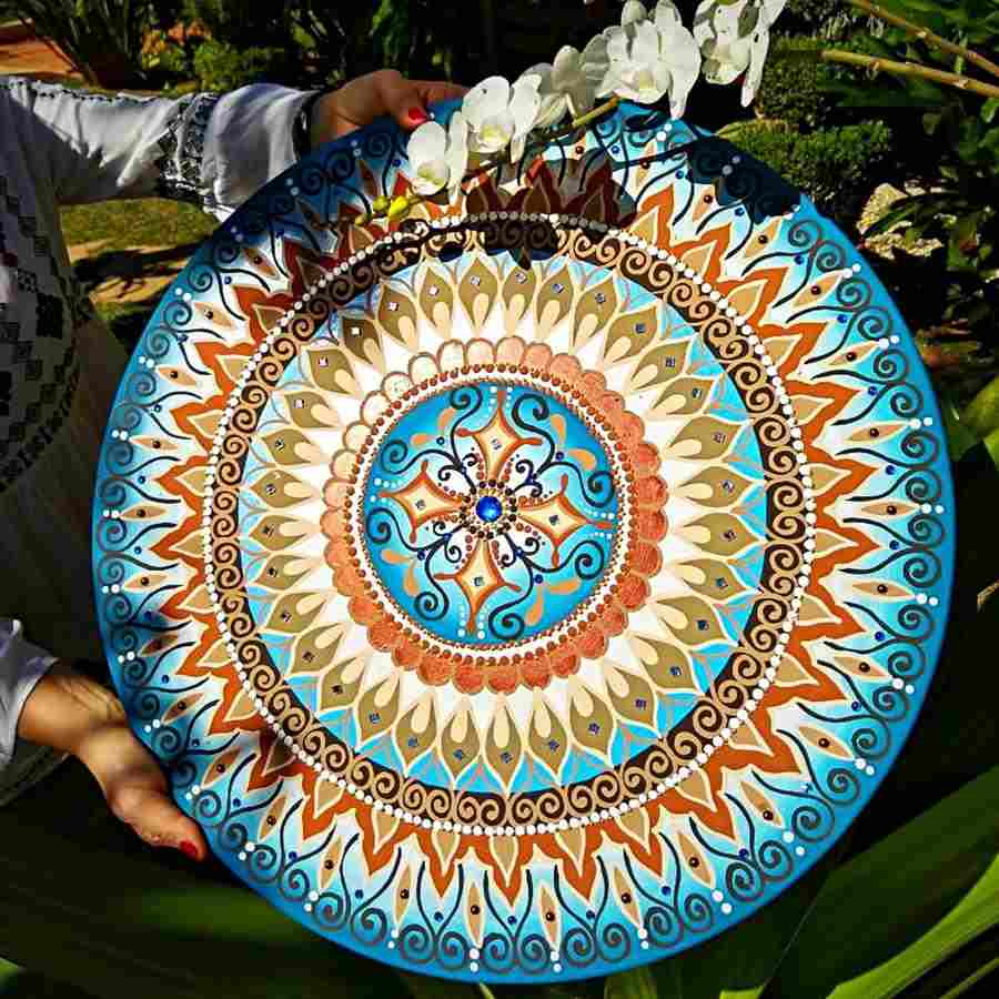 Combinações Perfeitas de Cores em 75 Modelos de Mandalas para Colorir