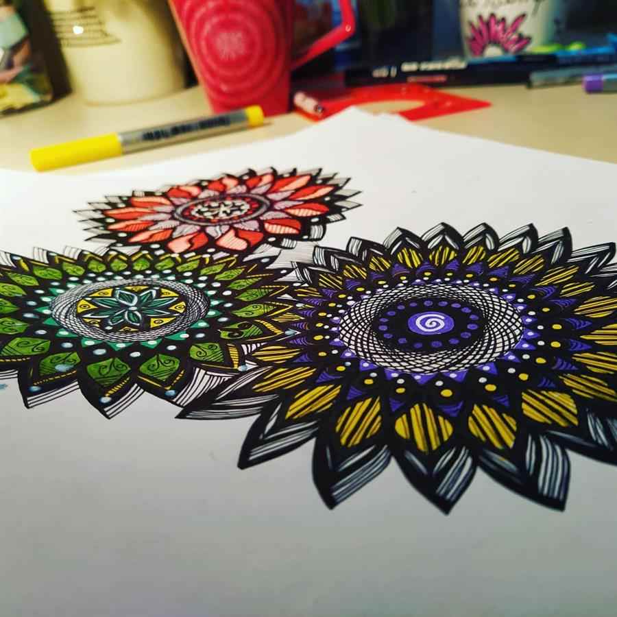 Combinações Perfeitas de Cores em 75 Modelos de Mandalas para Colorir