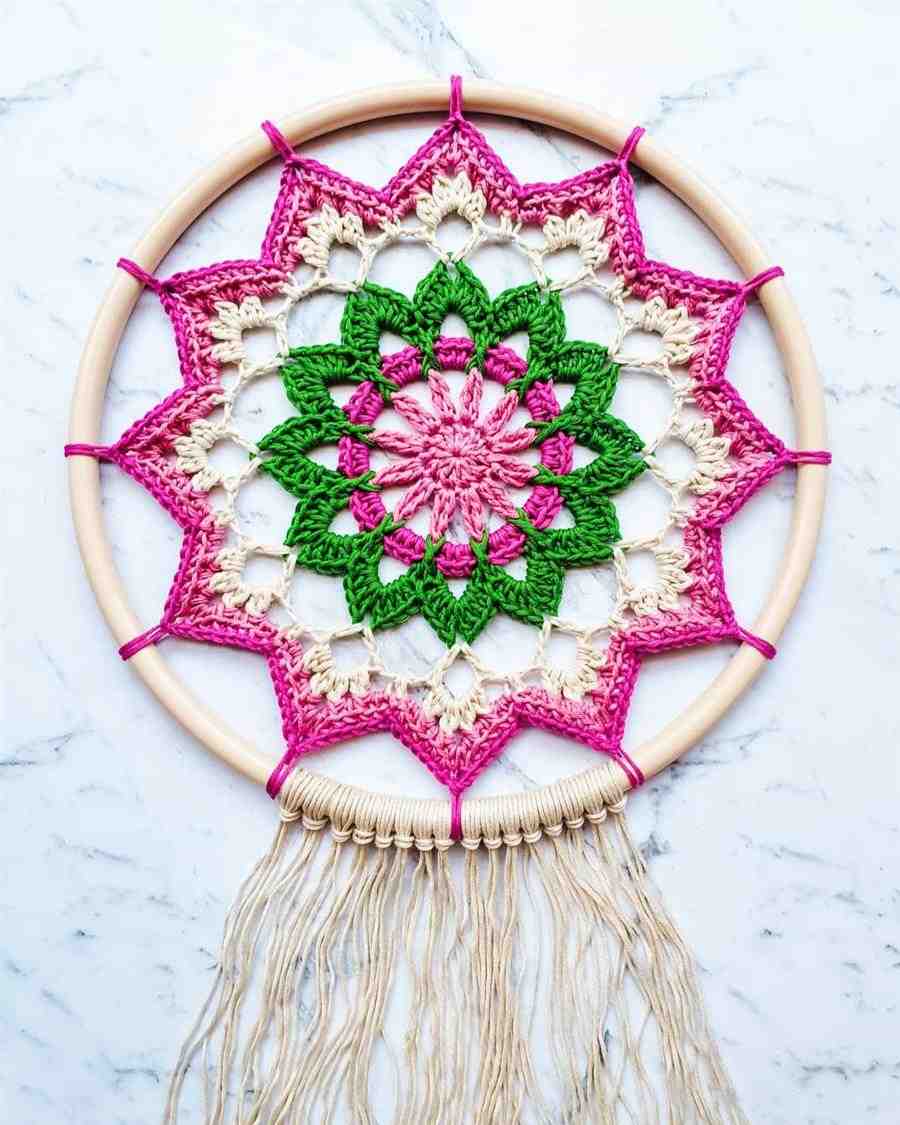 Combinações Perfeitas de Cores em 75 Modelos de Mandalas para Colorir