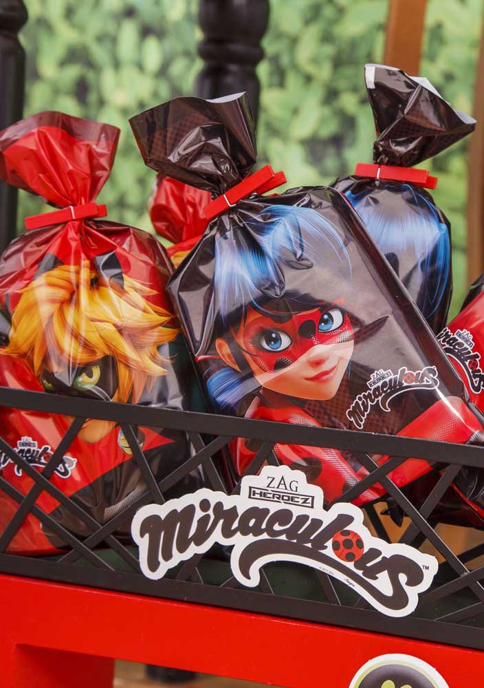 Aguce a imaginação das crianças com ideias criativas de festa temática da Ladybug