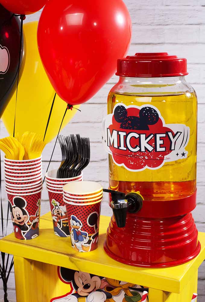 Inspire-se com ideias criativas para decorar a festa temática do Mickey dos seus filhos