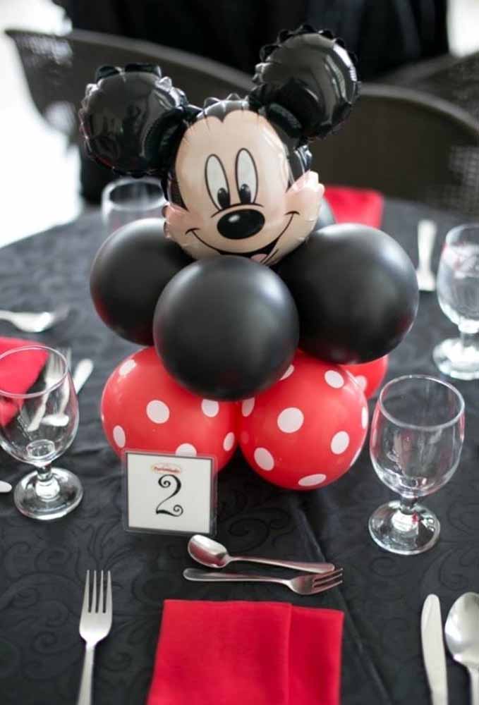 Inspire-se com ideias criativas para decorar a festa temática do Mickey dos seus filhos