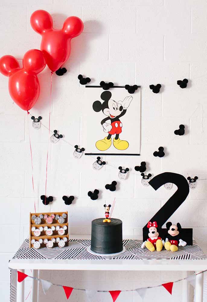 Inspire-se com ideias criativas para decorar a festa temática do Mickey dos seus filhos