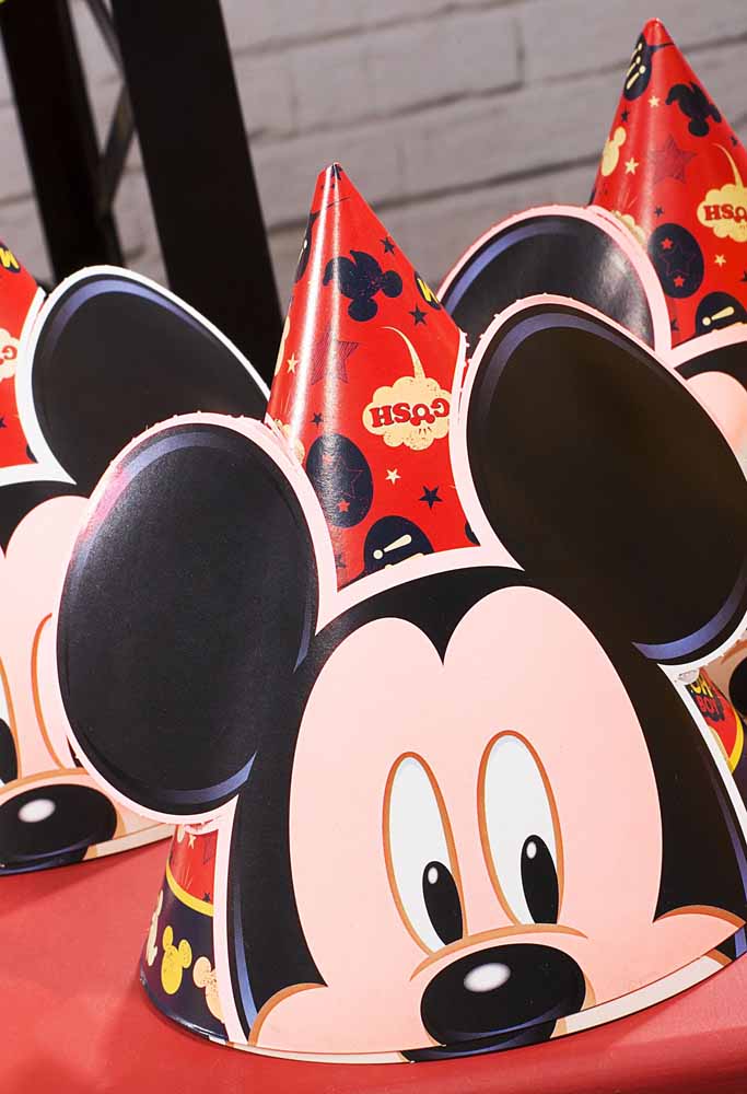 Inspire-se com ideias criativas para decorar a festa temática do Mickey dos seus filhos