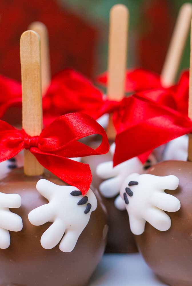 Inspire-se com ideias criativas para decorar a festa temática do Mickey dos seus filhos