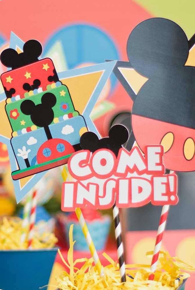 Inspire-se com ideias criativas para decorar a festa temática do Mickey dos seus filhos