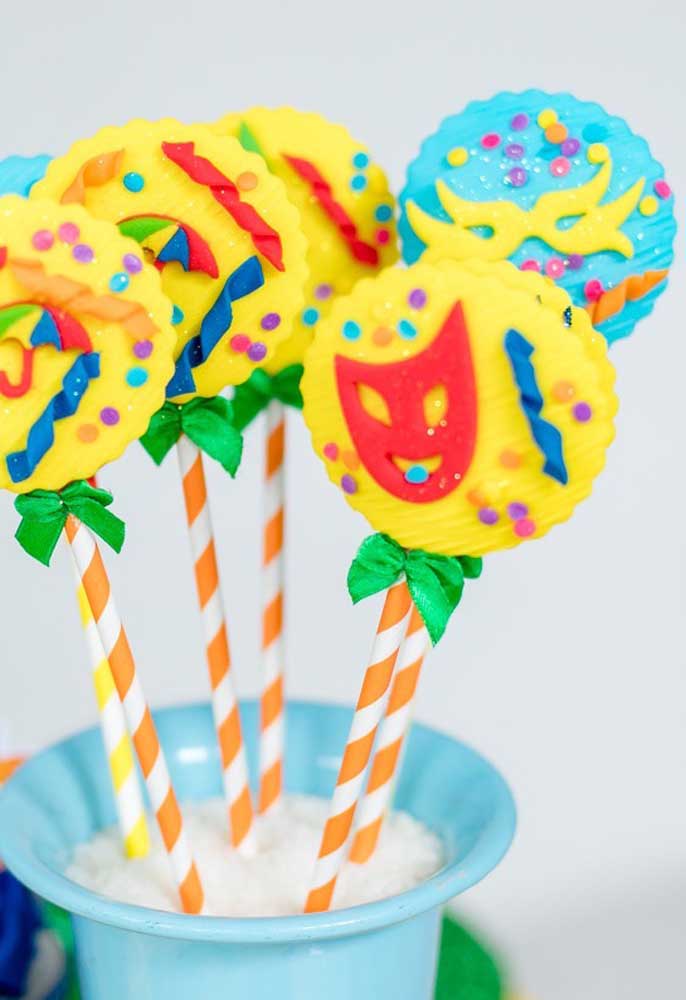 33 ideias divertidas para decorar a casa no Carnaval