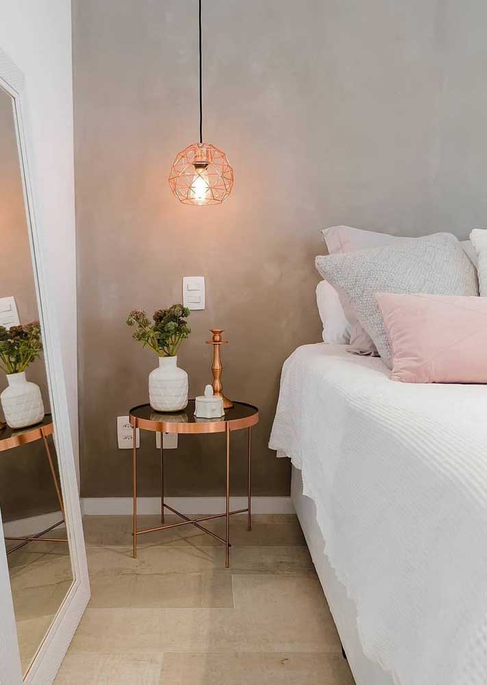 Inspire-se com 60 ambientes decorados em tons rosados