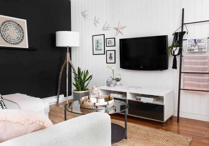 Inspire-se com 60 ideias incríveis para decorar sua sala de TV compacta