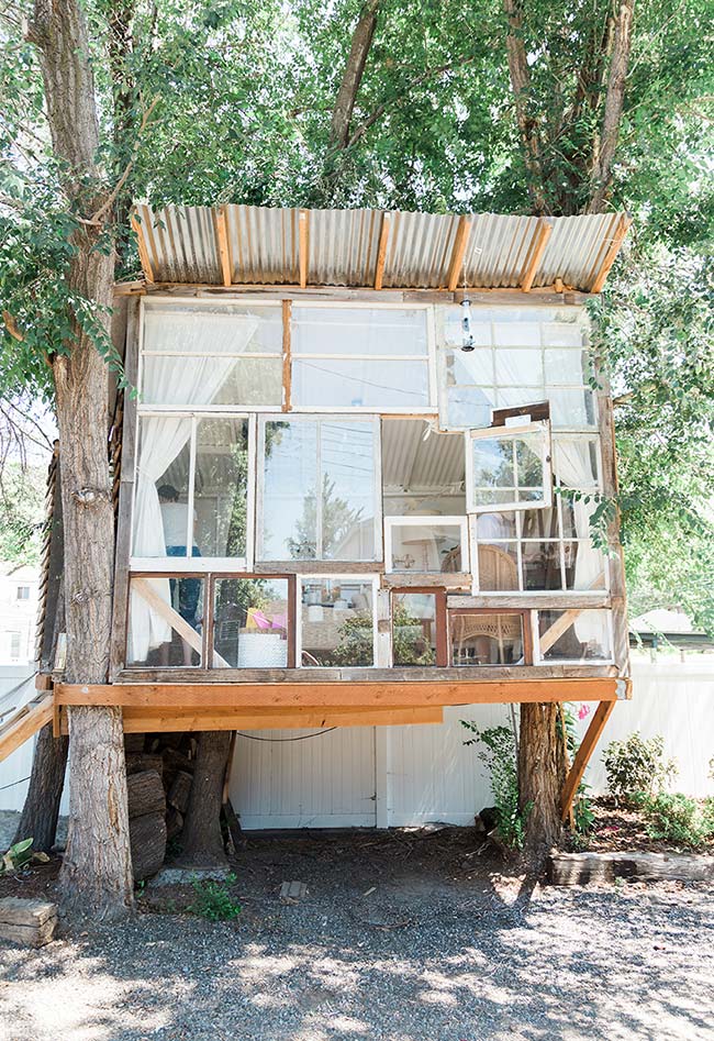 Casas na árvore: 50 ideias criativas para construir seu refúgio secreto