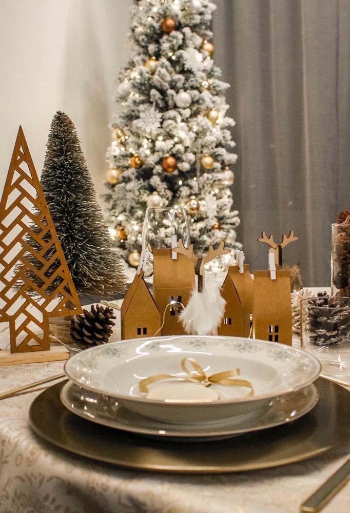 Inspire-se com 50 ideias criativas para decorar sua mesa de Natal