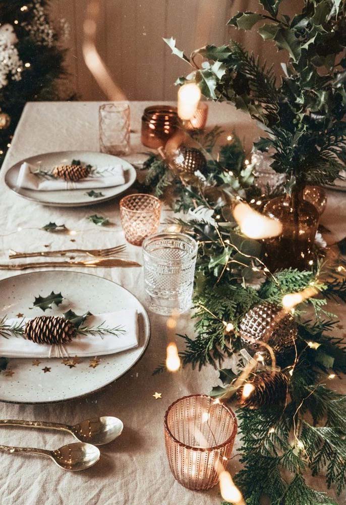 Inspire-se com 50 ideias criativas para decorar sua mesa de Natal