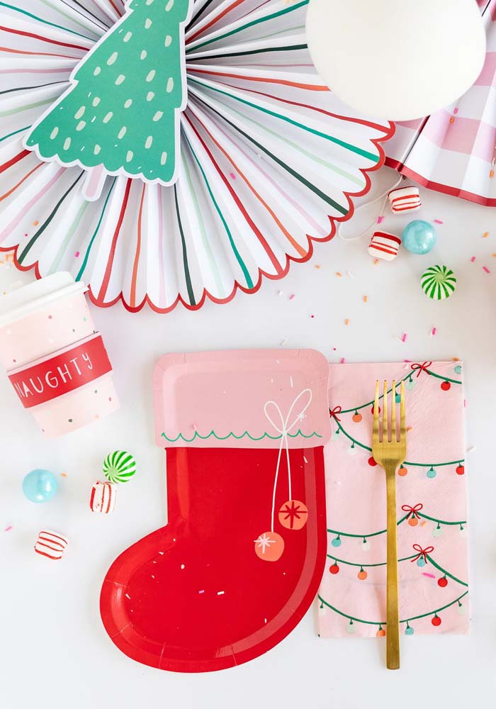 Inspire-se com 50 ideias criativas para decorar sua mesa de Natal