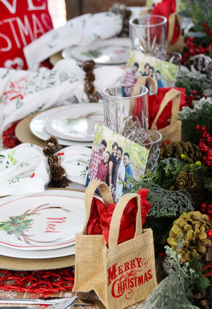 Inspire-se com 50 ideias criativas para decorar sua mesa de Natal