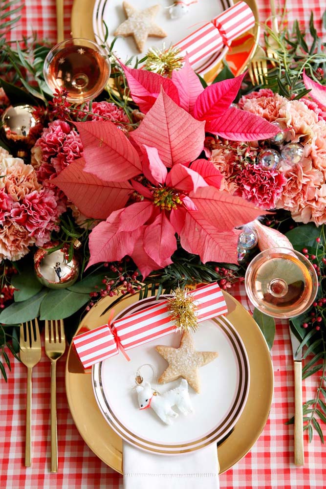 Inspire-se com 50 ideias criativas para decorar sua mesa de Natal