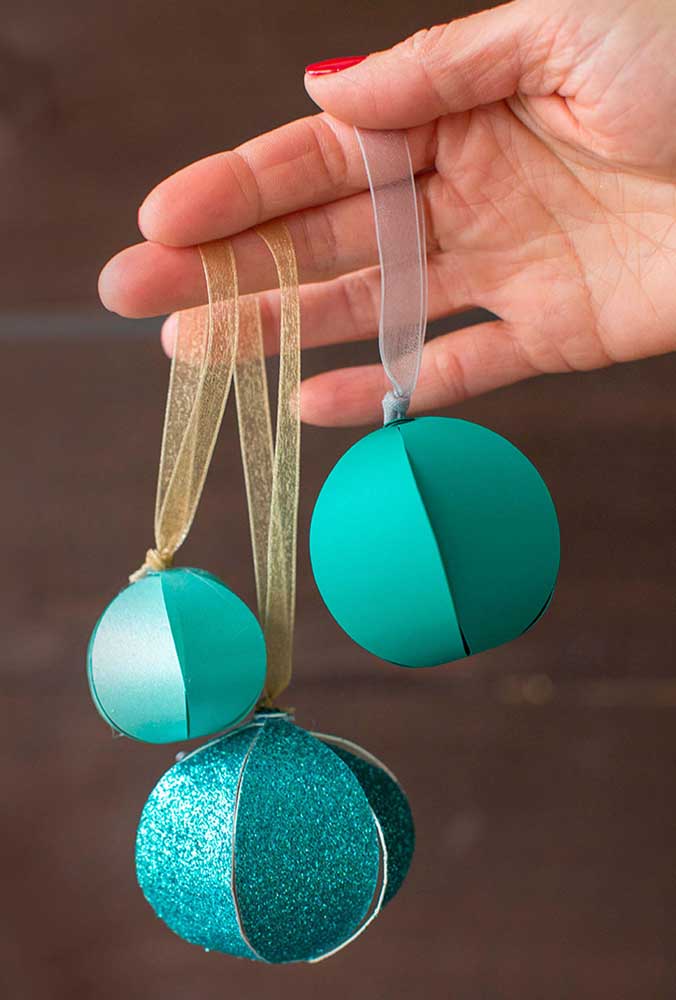 Bolas de Natal DIY: inspire-se com 60 ideias criativas e um passo a passo para fazer em casa