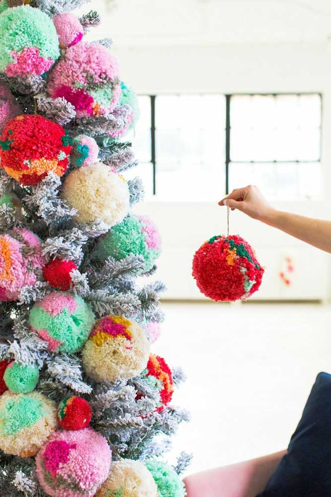 Bolas de Natal DIY: inspire-se com 60 ideias criativas e um passo a passo para fazer em casa