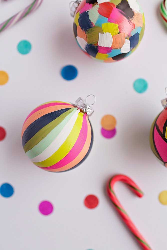 Bolas de Natal DIY: inspire-se com 60 ideias criativas e um passo a passo para fazer em casa