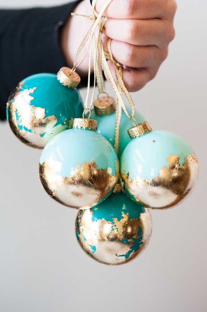 Bolas de Natal DIY: inspire-se com 60 ideias criativas e um passo a passo para fazer em casa