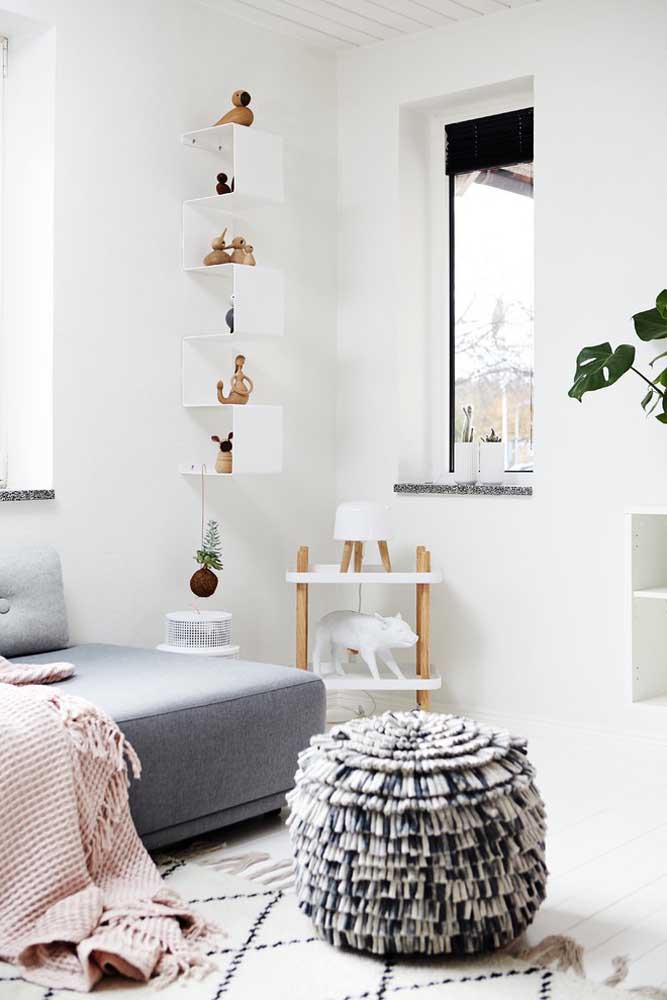 Inspire-se com ideias para decorar sua sala com lindos puffs