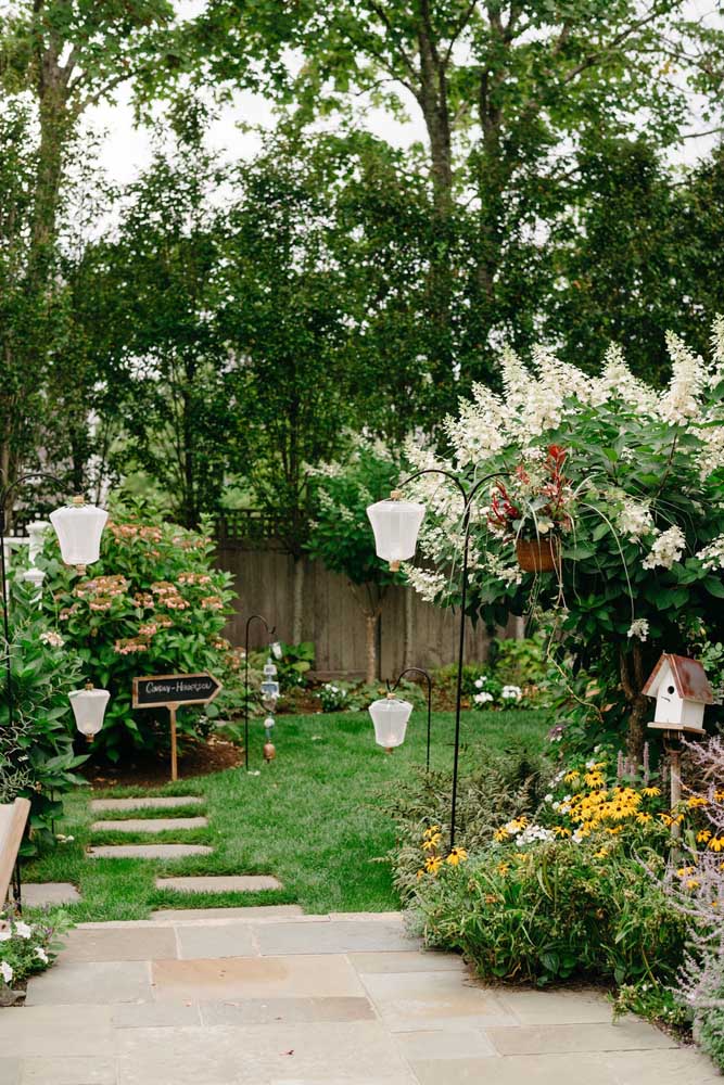 Como criar um jardim encantador em espaços pequenos