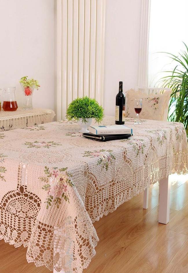 33 Ideias de Toalhas de Mesa Feitas à Mão em Crochê para Decorar sua Casa