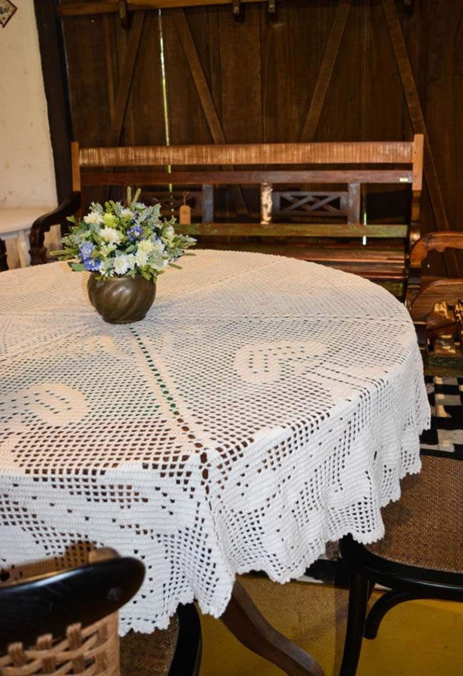 33 Ideias de Toalhas de Mesa Feitas à Mão em Crochê para Decorar sua Casa