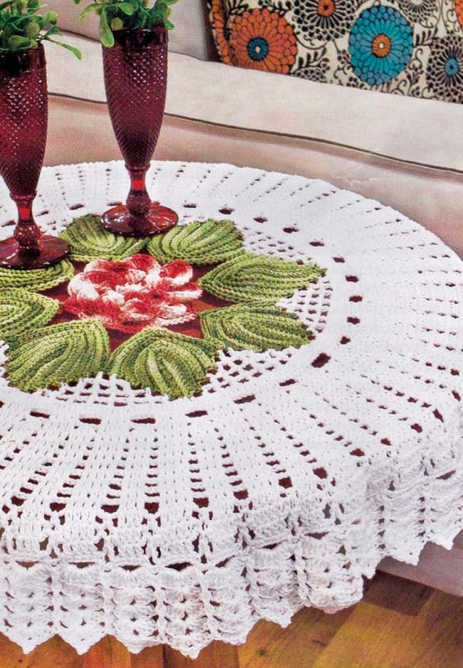 33 Ideias de Toalhas de Mesa Feitas à Mão em Crochê para Decorar sua Casa