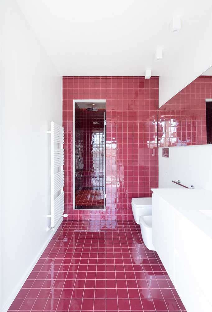 Decore seu banheiro com 60 ideias inspiradoras em rosa