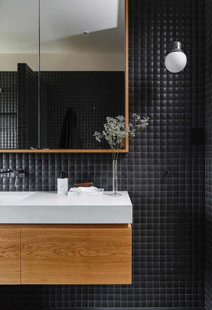 10 Ideias Incríveis de Decoração de Banheiros em Preto e Branco Que Vão Te Encantar