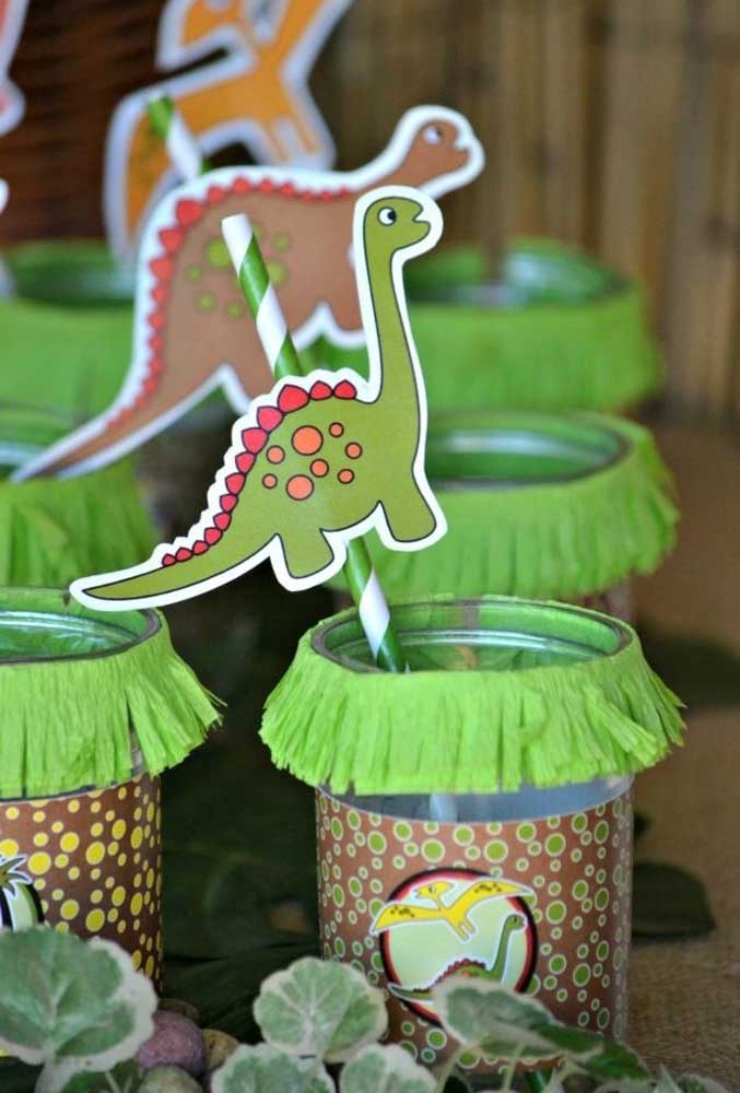 Dicas criativas para fazer uma festa incrível de dinossauros para seu filho