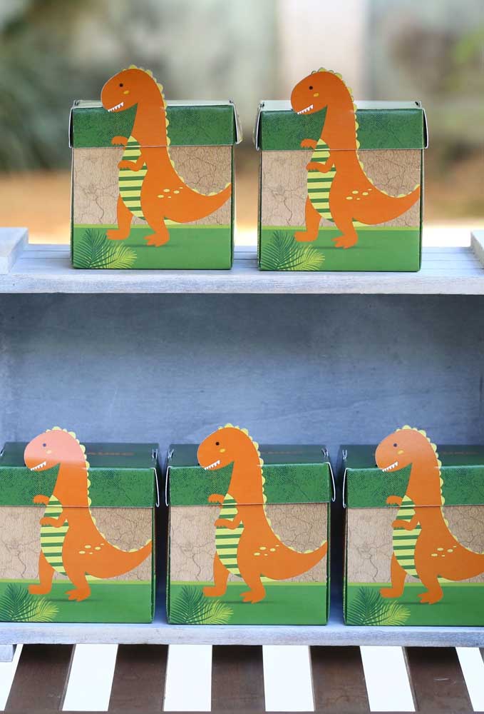 Dicas criativas para fazer uma festa incrível de dinossauros para seu filho