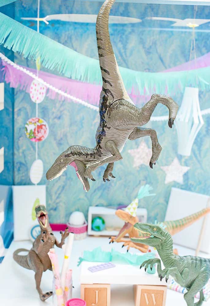 Dicas criativas para fazer uma festa incrível de dinossauros para seu filho