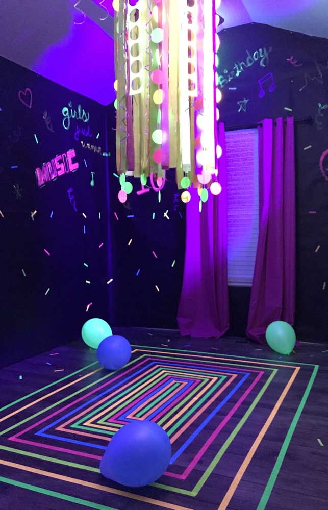 Festa neon em casa: como decorar, iluminar e clicar fotos incríveis em 5 passos