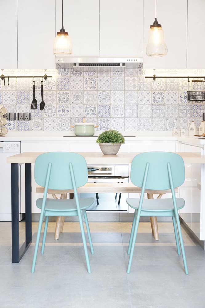 Inspire-se com 60 ideias criativas de azulejos para sua cozinha