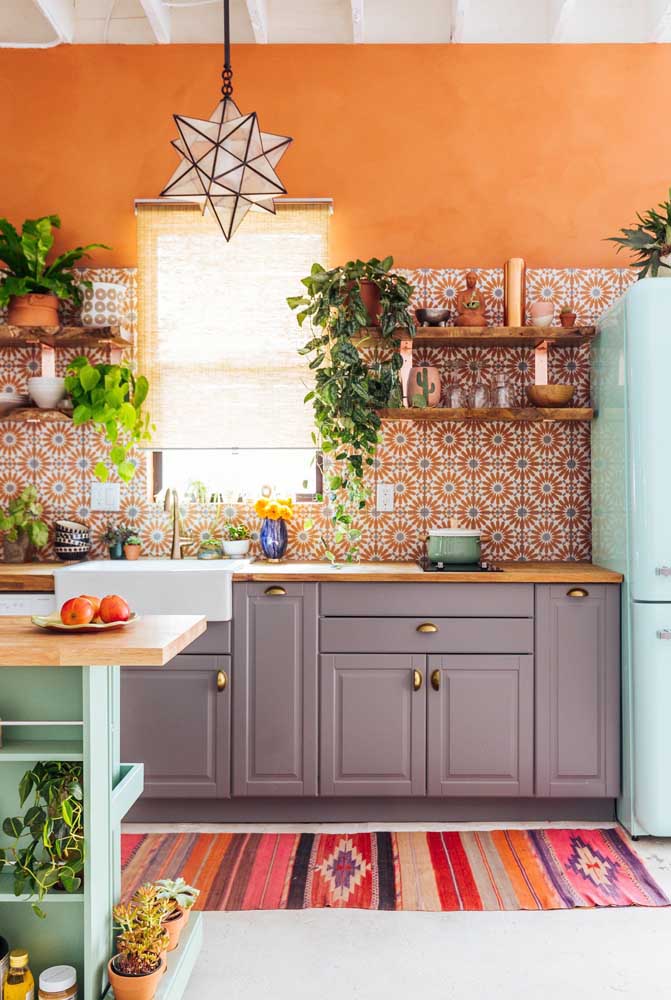 Inspire-se com 60 ideias criativas de azulejos para sua cozinha