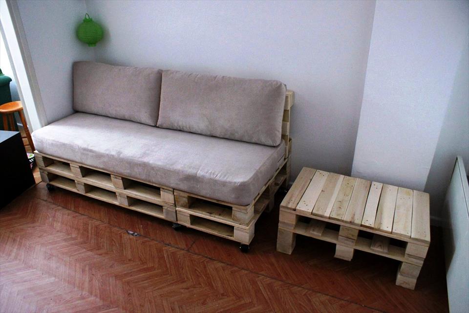 Dê um toque rústico ao seu ambiente com passo a passo para sofa de pallet