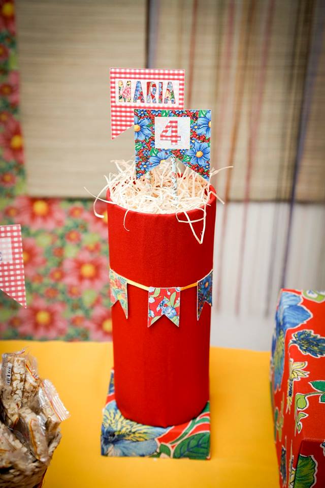 Decore sua festa junina com 80 ideias simples e criativas