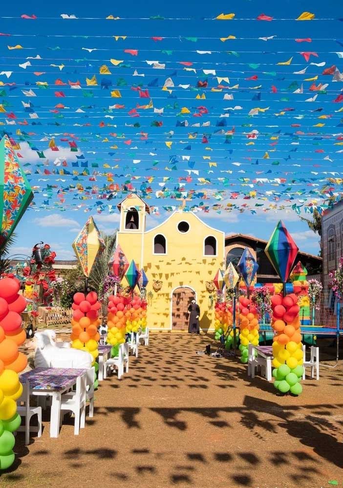 Decore sua festa junina com 80 ideias simples e criativas