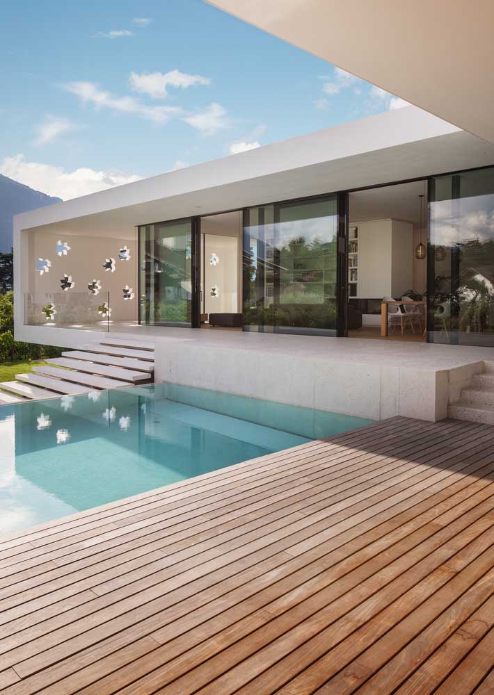 Pisos de piscina: as melhores opções para decorar com estilo