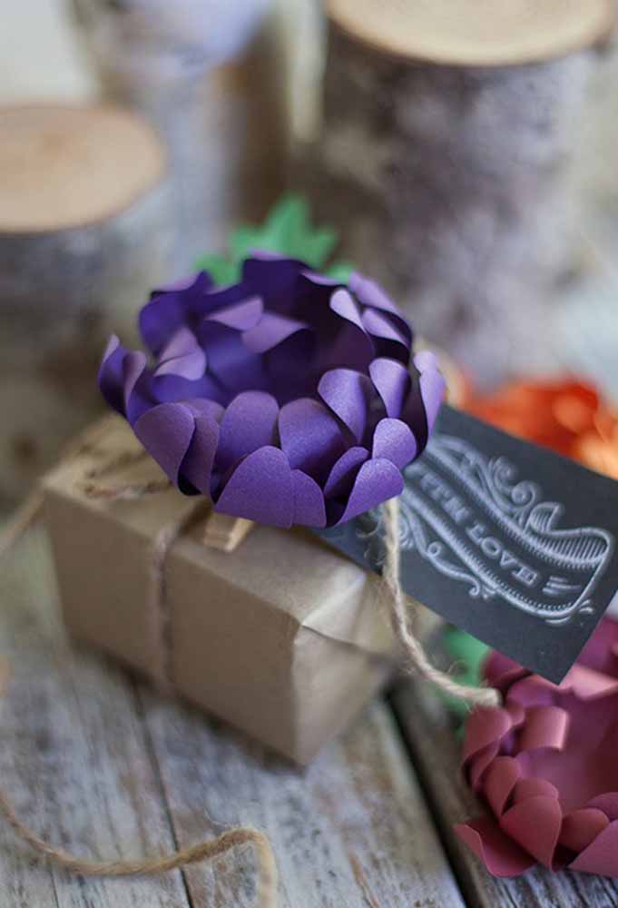 Flores de papel delicadas: aprenda o passo a passo com dicas para criar lindos buquês handmade