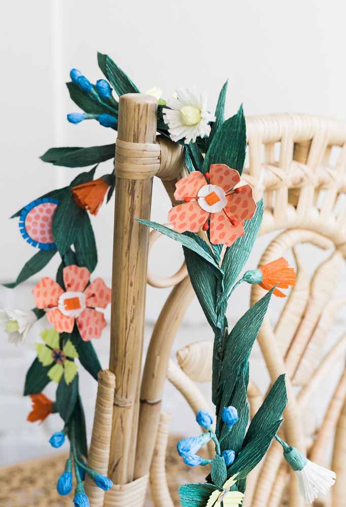 Flores de papel delicadas: aprenda o passo a passo com dicas para criar lindos buquês handmade