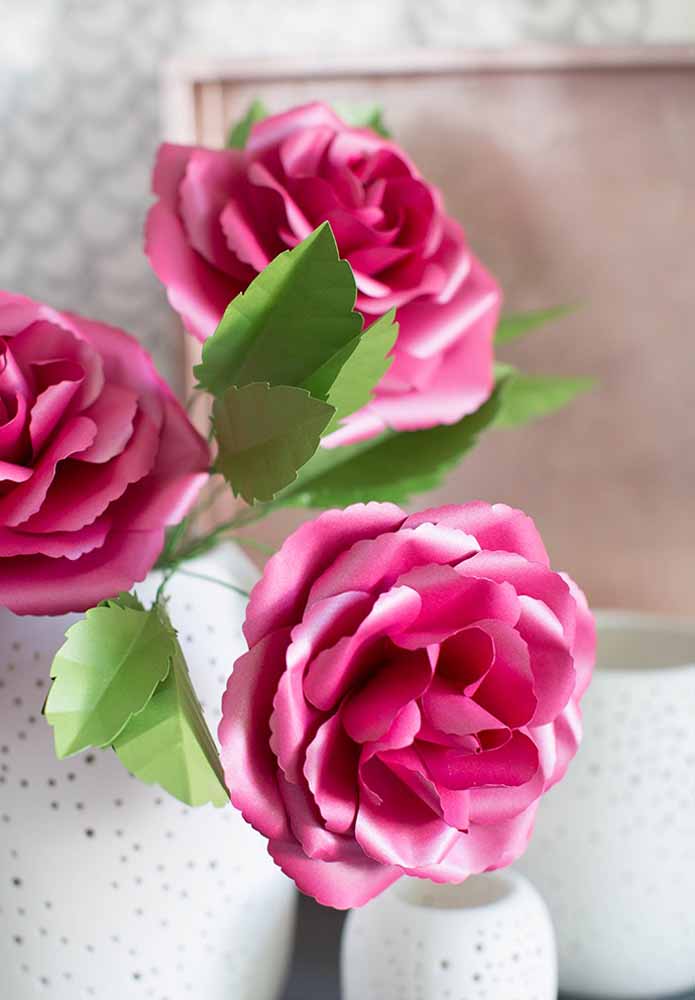 Flores de papel delicadas: aprenda o passo a passo com dicas para criar lindos buquês handmade