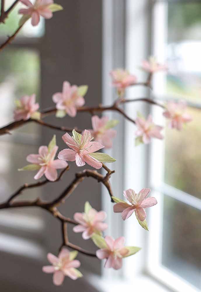 Flores de papel delicadas: aprenda o passo a passo com dicas para criar lindos buquês handmade