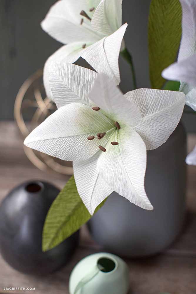 Flores de papel delicadas: aprenda o passo a passo com dicas para criar lindos buquês handmade